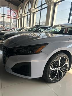 نيسان ألتيما